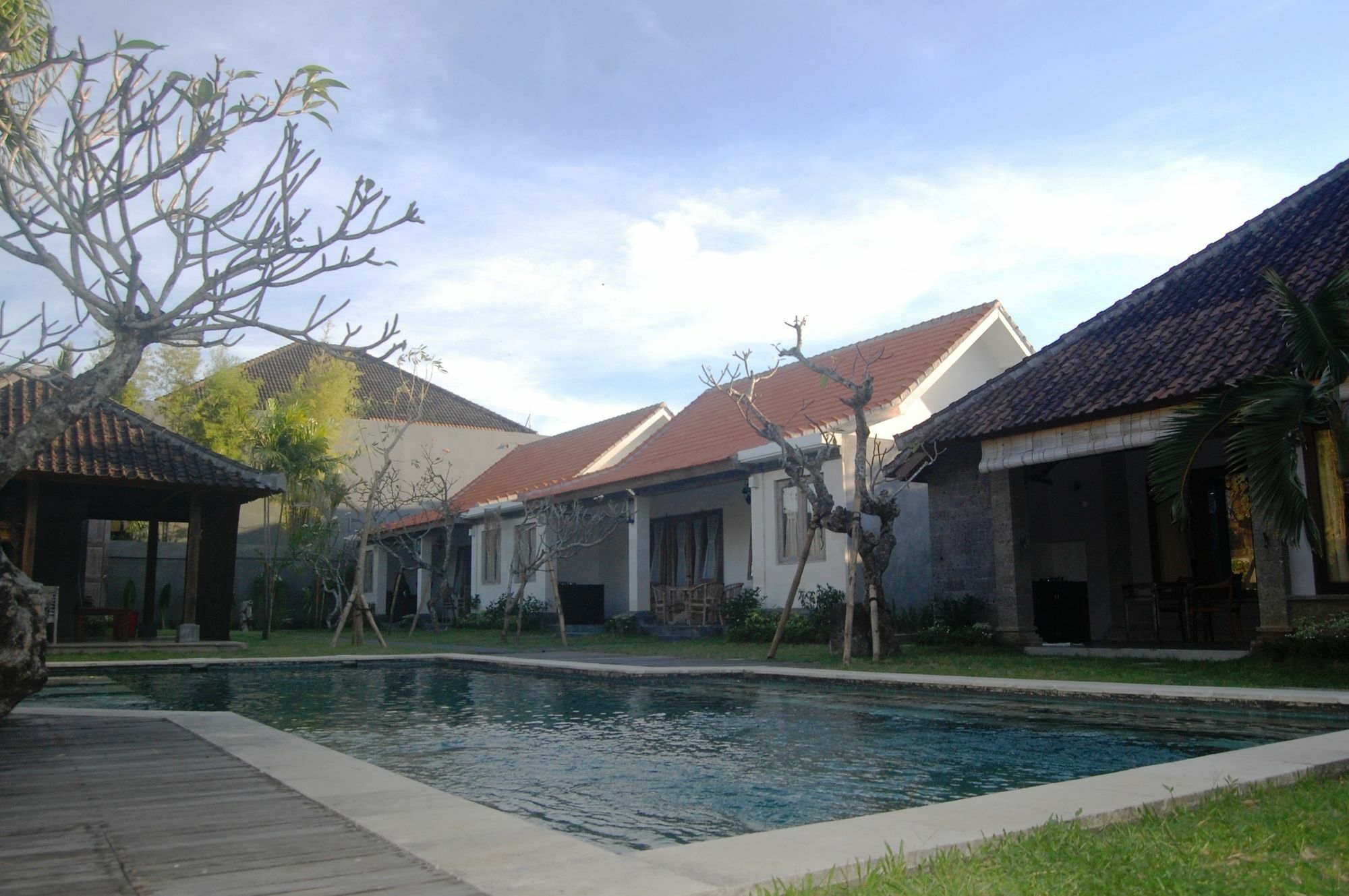 Pondok Alit Resort Seminyak Exterior foto